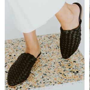 ST. AGNI Paris Woven Mule – Black